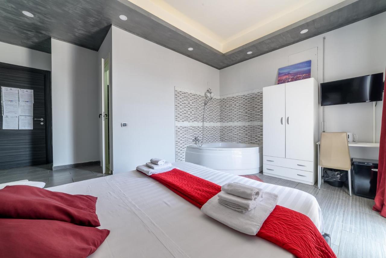 บีแอนด์บี พาราไดซ์ Hotel เนเปิลส์ ภายนอก รูปภาพ