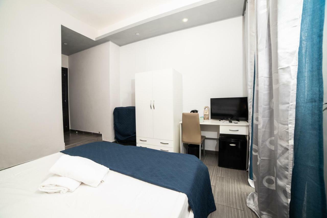 บีแอนด์บี พาราไดซ์ Hotel เนเปิลส์ ภายนอก รูปภาพ